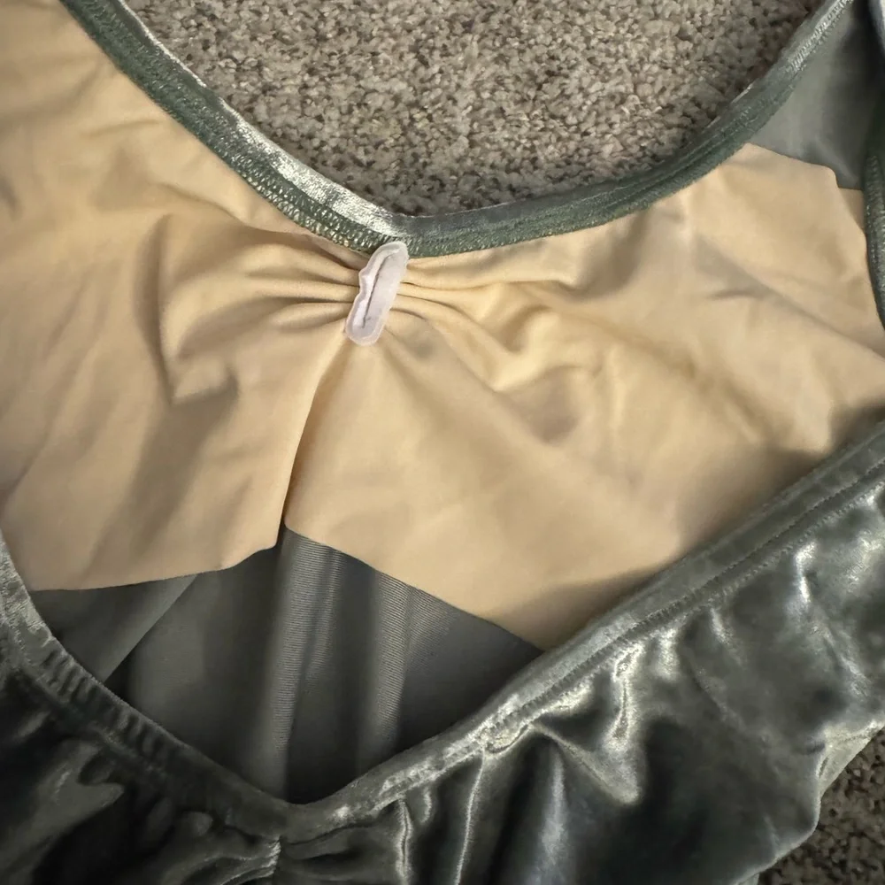 Luckyleo olive green velvet ballet leotard size small - Picture 8 of 9